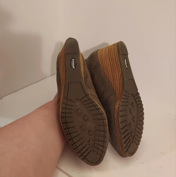 Dr. Scholl's Shoes Olive Green Microfiber Conquer Ankle Booties in Size 7.5M - Picture 11 of 11